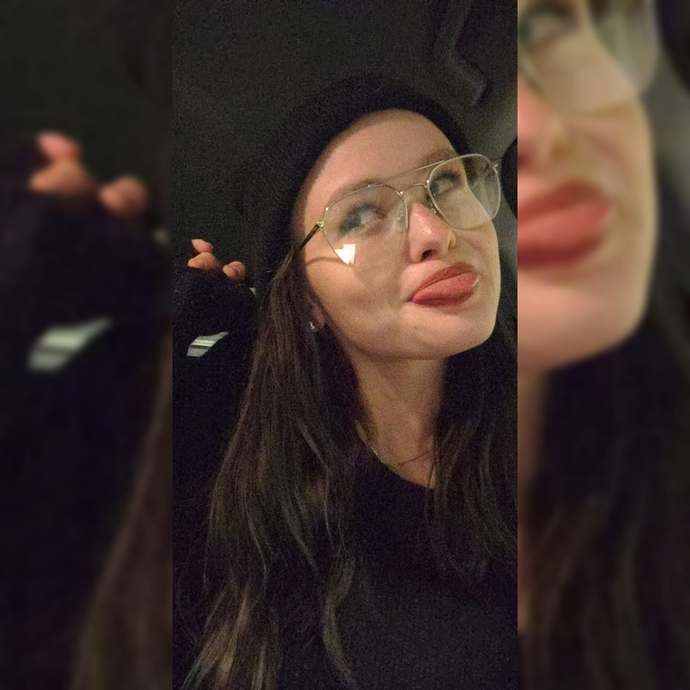 Meet your Posher, Caitlin